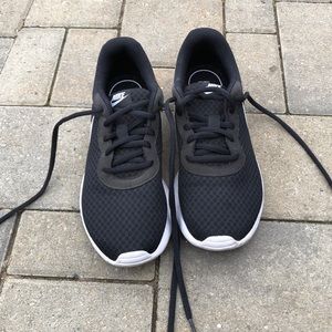 Nike Women’s Size 7 Athletic Shoes